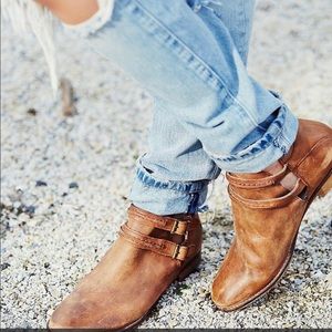 Free people Braeburn bootie in tan